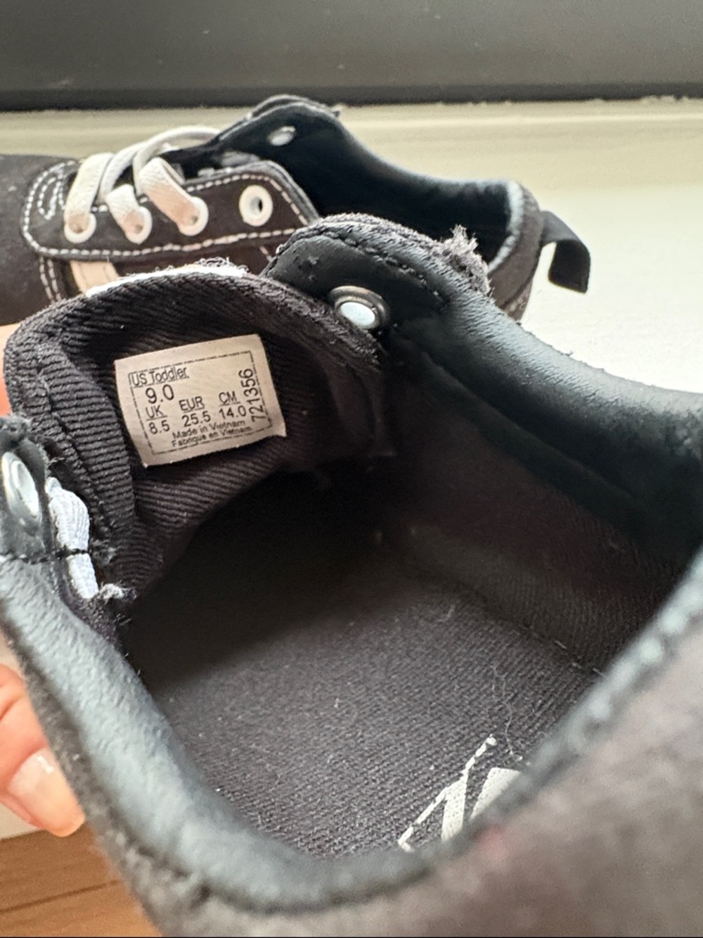Classic kids vans slip on sneakers - Picture 3 of 3